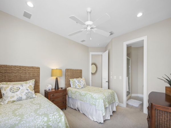 Bay to Gulf  Luxury Five Bedroom Vacation Home with Pool